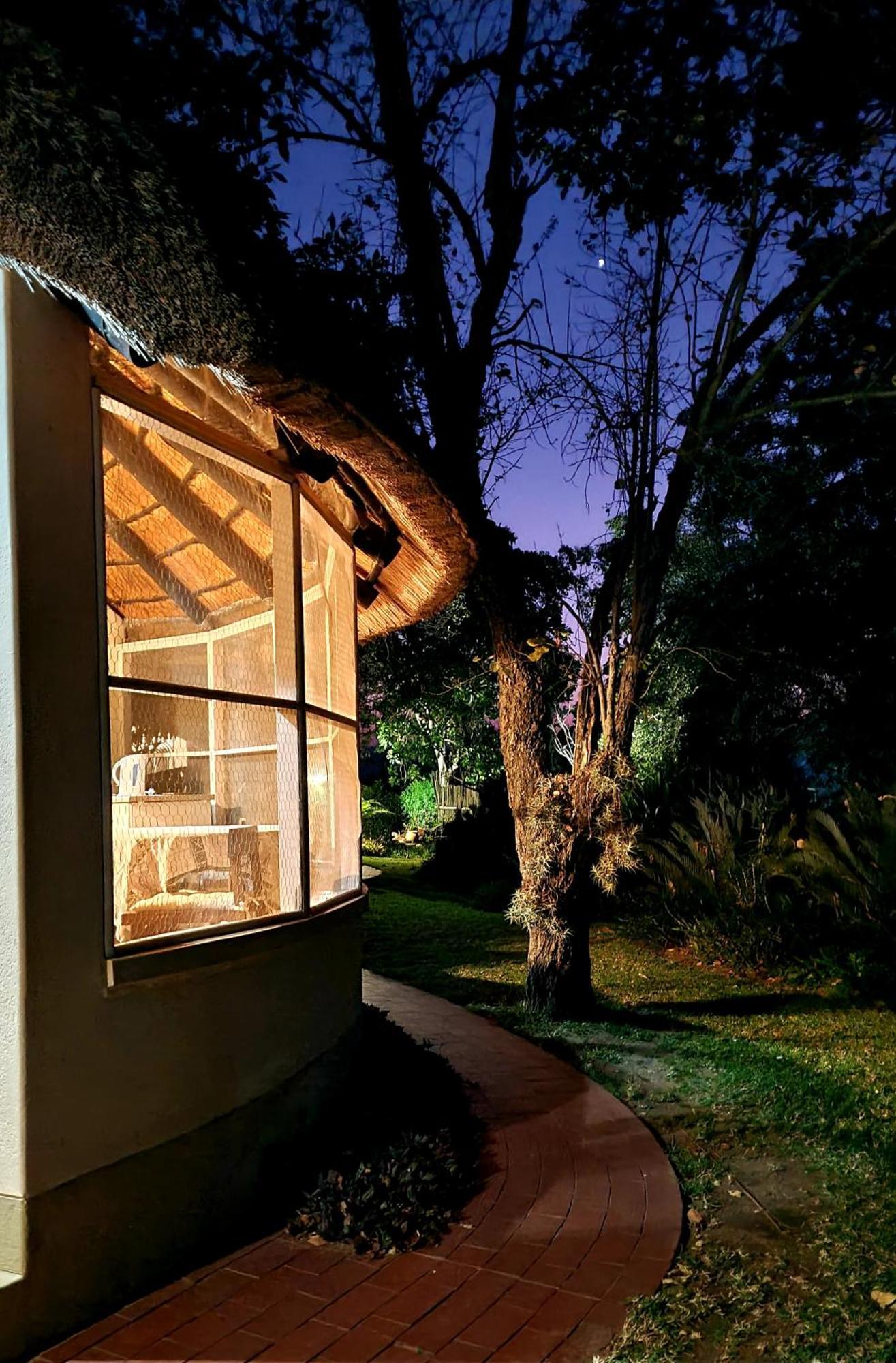 Kiaat Bungalows Hazyview Bagian luar foto
